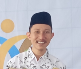 Muhammad Naufal Fakhri, S.Hum